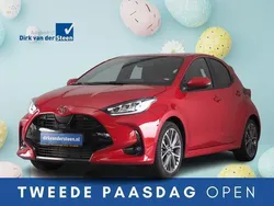 Rood, metallic lak Gebruikt 2024 Toyota Yaris Executive Hatchback | € 28.500 (Super prijs)