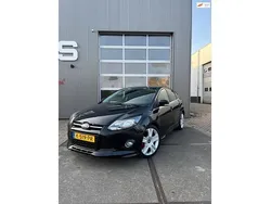 Zwart Gebruikt 2013 Ford Focus Titanium Hatchback | € 5.699 (Eerlijke prijs)