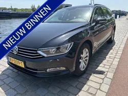 Zwart Gebruikt 2017 VW Passat Highline Stationwagen | € 14.450 (Goede deal)