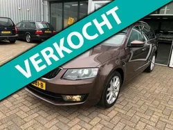 Bruin Gebruikt 2015 Skoda Octavia Elegance Stationwagen | € 11.450 (Iets duurder)