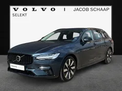 Blauw, metallic lak Gebruikt 2024 Volvo V90 Ultra Stationwagen | € 56.900 (Eerlijke prijs)