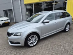 Grijs Gebruikt 2019 Skoda Octavia Clever Stationwagen | € 14.999 (Iets duurder)