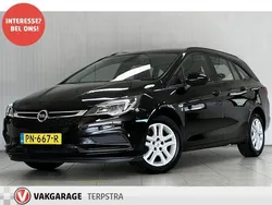 Zwart Gebruikt 2017 Opel Astra Edition Stationwagen | € 6.995 (Goede deal)