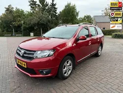 Rood Gebruikt 2016 Dacia Logan MCV Prestige MPV | € 5.390 (Goede deal)