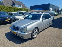 Grijs Gebruikt 2000 Mercedes E200 Classic Sedan | € 1.799