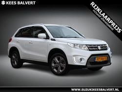 Wit (metallic) Gebruikt 2018 Suzuki Vitara Exclusive SUV | € 13.950 (Goede deal)