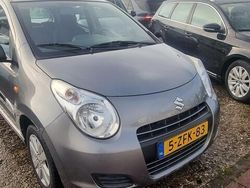 Grijs, metallic lak Gebruikt 2015 Suzuki Alto Hatchback | € 3.450 (Eerlijke prijs)