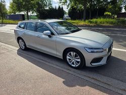 Grijs Gebruikt 2022 Volvo V60 Momentum Stationwagen | € 29.999 (Super prijs)