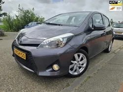 Grijs Gebruikt 2013 Toyota Yaris Hatchback | € 6.200 (Eerlijke prijs)