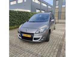 Grijs Gebruikt 2010 Renault Scénic III MPV | € 2.750 (Goede deal)