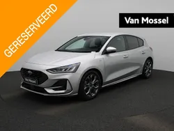 Grijs Gebruikt 2023 Ford Focus ST-Line Hatchback | € 23.900 (Goede deal)