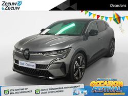 Grijs Gebruikt 2024 Renault Megane E-Tech Iconic Hatchback | € 36.735