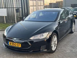 Zwart Gebruikt 2015 Tesla Model S Sedan | € 14.950 (Iets duurder)