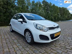Wit Gebruikt 2012 Kia Rio Hatchback | € 6.499 (Eerlijke prijs)