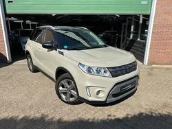 Beige Gebruikt 2018 Suzuki Vitara SUV | € 17.495 (Eerlijke prijs)