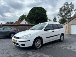 Wit Gebruikt 2004 Ford Focus Van | € 2.500