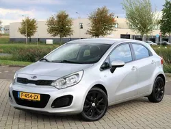 Grijs Gebruikt 2012 Kia Rio Comfort Hatchback | € 6.950 (Eerlijke prijs)