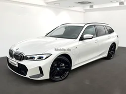 Wit Gebruikt 2024 BMW 330e M Sport Stationwagen | € 53.800 (Goede deal)
