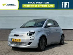 Blauw Gebruikt 2024 Fiat 500e La Prima Hatchback | € 27.840 (Eerlijke prijs)