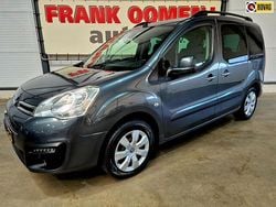 Grijs Gebruikt 2017 Citroën Berlingo Feel MPV | € 10.950 (Goede deal)
