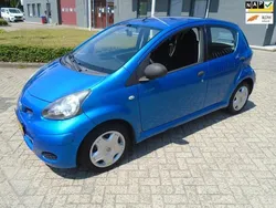Blauw Gebruikt 2011 Toyota Aygo Cool Hatchback | € 3.699 (Eerlijke prijs)