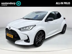 Wit Gebruikt 2023 Toyota Yaris Hybrid Sport Hatchback | € 27.750 (Eerlijke prijs)