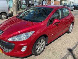 Rood Gebruikt 2011 Peugeot 308 Active Hatchback | € 5.495 (Duur)