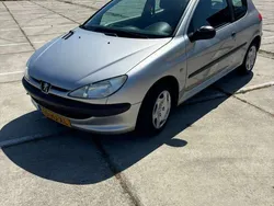Grijs Gebruikt 2001 Peugeot 206 Hatchback | € 950 (Goede deal)