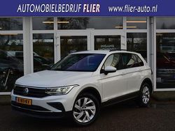 Wit (parellak) Gebruikt 2021 VW Tiguan Life SUV | € 24.250 (Super prijs)