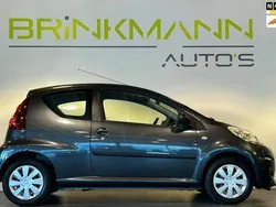 Grijs, metallic lak Gebruikt 2013 Peugeot 107 Premium Hatchback | € 3.993 (Goede deal)