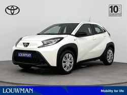 Wit Nieuw 2024 Toyota Aygo Play Hatchback | € 21.250 (Iets duurder)