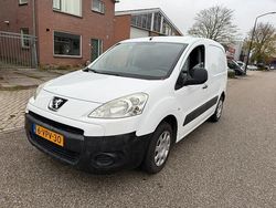 Wit Gebruikt 2011 Peugeot Partner Van | € 1.700 (Eerlijke prijs)