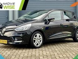 Zwart (metallic) Gebruikt 2018 Renault Clio IV Zen Hatchback | € 6.945 (Eerlijke prijs)