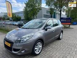 Grijs Gebruikt 2010 Renault Scénic III MPV | € 4.750 (Eerlijke prijs)