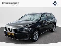 Zwart Gebruikt 2015 VW Passat Highline Stationwagen | € 16.300 (Duur)