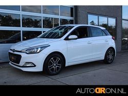 Wit Gebruikt 2015 Hyundai i20 Comfort Hatchback | € 6.795 (Eerlijke prijs)