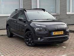 Zwart (metallic) Gebruikt 2018 Citroën C4 PureTech SUV | € 7.499 (Eerlijke prijs)