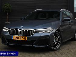 Blauw (metallic) Gebruikt 2023 BMW 530e M Sport Stationwagen | € 36.995 (Goede deal)