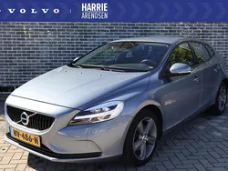 Blauw Gebruikt 2017 Volvo V40 Stationwagen | € 16.694 (Eerlijke prijs)
