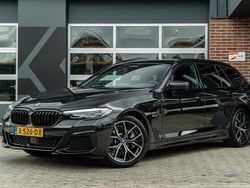 Zwart Gebruikt 2022 BMW 530e M Sport Stationwagen | € 44.900 (Eerlijke prijs)