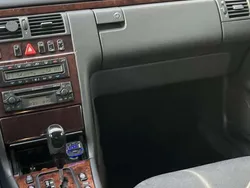 Zwart Gebruikt 2000 Mercedes E240 Classic Sedan | € 3.500