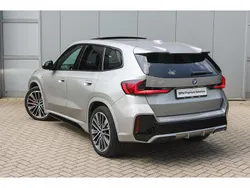 Spacesilber (grijs metallic) Gebruikt 2024 BMW iX1 Comfort Edition SUV | € 49.950 (Duur)