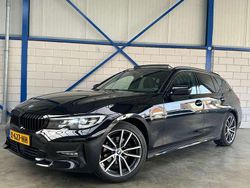 Zwart, metallic lak Gebruikt 2020 BMW 320 Executive Stationwagen | € 22.995 (Eerlijke prijs)