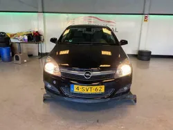 Zwart Gebruikt 2008 Opel Astra GTC Sport Coupé | € 4.250