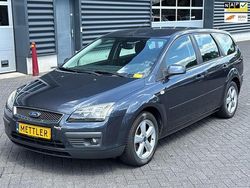 Grijs Gebruikt 2007 Ford Focus Futura Stationwagen | € 950 (Goede deal)
