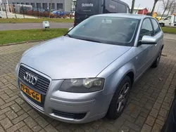 Zilver Gebruikt 2005 Audi A3 Attraction Hatchback | € 1.750 (Iets duurder)