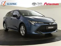 Blauw, metallic lak Gebruikt 2022 Toyota Corolla Active Stationwagen | € 23.799 (Eerlijke prijs)