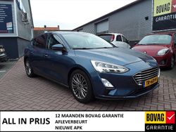 Blauw (metallic) Gebruikt 2018 Ford Focus Business Edition Hatchback | € 13.650 (Eerlijke prijs)