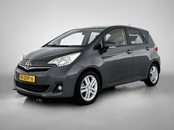 Grijs Gebruikt 2012 Toyota Verso-S MPV | € 8.250 (Eerlijke prijs)