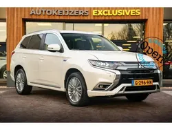 Wit Gebruikt 2019 Mitsubishi Outlander P-HEV Intense SUV | € 18.900 (Eerlijke prijs)